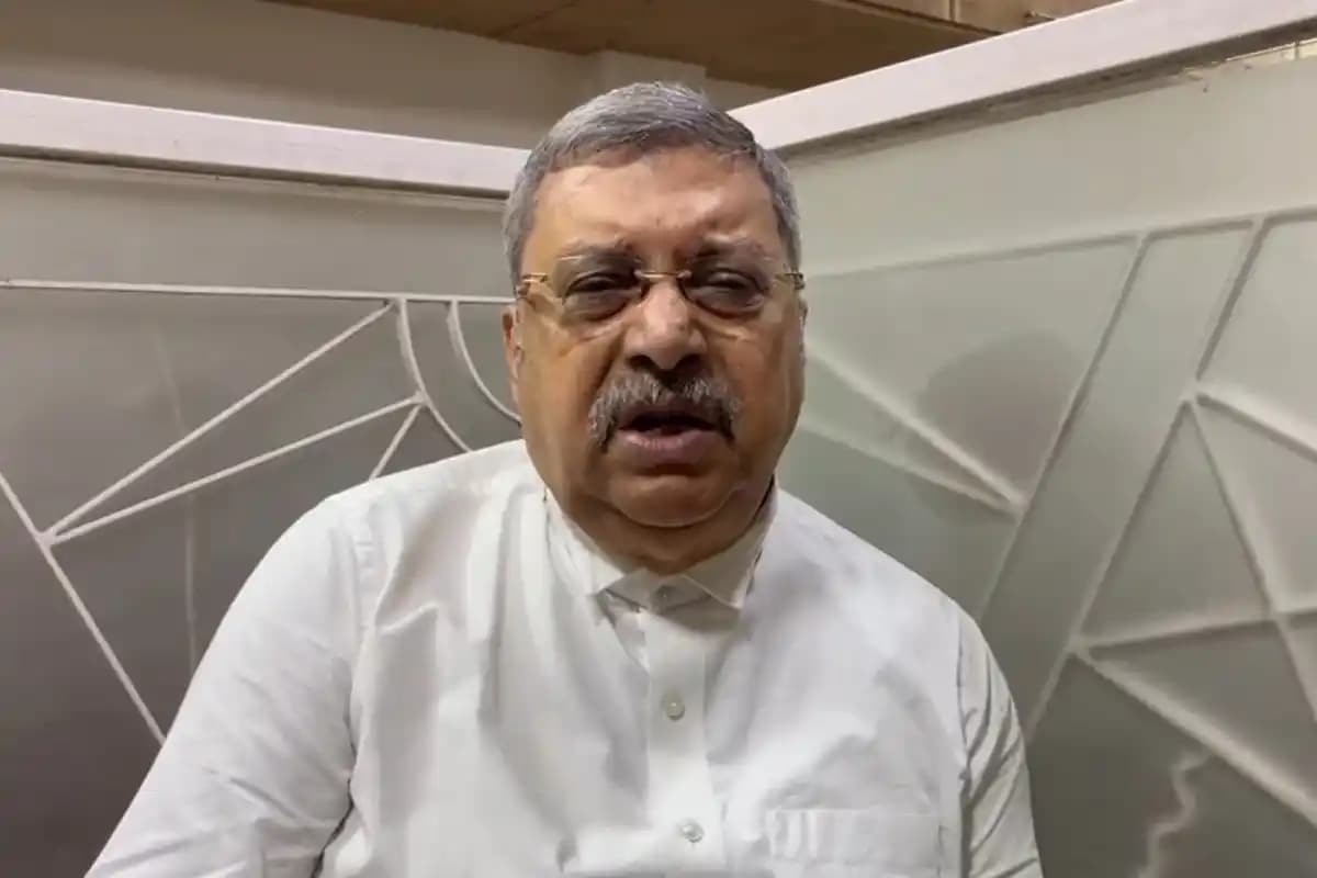 Kolkata News: ‘कालीघाट में ममता से मिलते ही केस’, तृणमूल नेता असित मजूमदार के खिलाफ कितने मामले? हाईकोर्ट ने मांगी रिपोर्ट