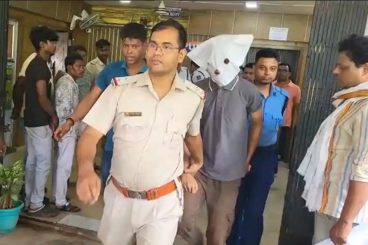 दुर्गापुर में नाबालिग छात्रों से पैसे का लालच देकर रक्तदान कराने का आरोप, मुख्य आरोपी किंशुक मुखर्जी गिरफ्तार