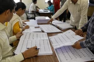 Maharashtra SIR Voter List Revised Schedule: महाराष्ट्र में मतदाता सूची के विशेष गहन पुनरीक्षण का संशोधित कार्यक्रम जारी, 31 अगस्त को प्रारूप और 4 नवंबर को अंतिम सूची होगी प्रकाशित