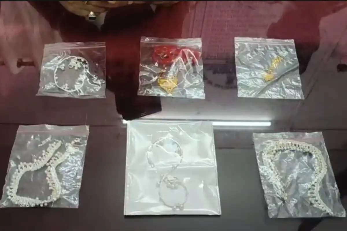 Paschim Bardhaman News: बराकर में घर से गहनों की चोरी के मामले में दो गिरफ्तार, सोना-चांदी बरामद