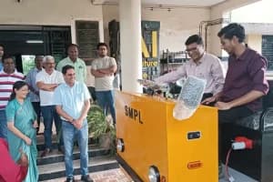 Nagpur University electric truck startup: नागपुर विश्वविद्यालय में बना इलेक्ट्रिक ट्रक, उद्योगों के भीतर 4 हजार किलो तक माल ढोने में होगा उपयोग