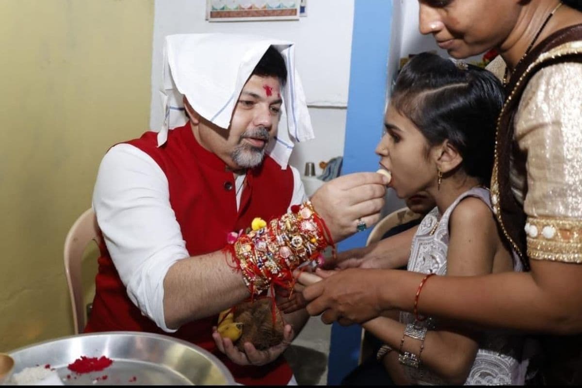 Nagpur MLA Raksha Bandhan: डॉ. आशीषराव देशमुख ने अनूठे अंदाज में मनाया रक्षाबंधन, दी 1 लाख की एफडी