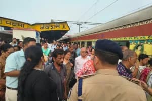 Nepal Stuck 106 Pilgrims Maharashtra Return: नेपाल में फंसे महाराष्ट्र के 106 श्रद्धालुओं की घर वापसी शुरू, पटना से नागपुर के लिए हुए रवाना