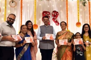Devendra Fadnavis: देवेंद्र फडणवीस चचेरी बहन के 61वें जन्मदिन और दहीहंडी कार्यक्रम में हुए शामिल