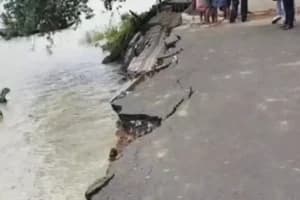 Howrah Shyampur Bhagirathi River Park Collapse: हावड़ा के श्यामपुर में भागीरथी के तेज बहाव से नदी में समाया पार्क, बांध का करीब 300 फुट हिस्सा ढहा