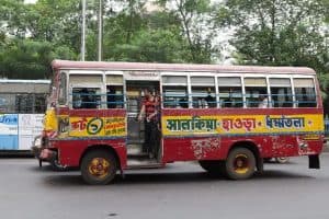 Kolkata Unfit Government Buses: कोलकाता में एसबीएसटीसी और एनबीएसटीसी की 700 अनफिट और जर्जर सरकारी बसें जल्द होंगी सड़क से बाहर। जानिए महिलाओं की मुफ्त यात्रा और स्टाफ की कमी के बीच यात्रियों की क्यों बढ़ रही हैं मुश्किलें।
