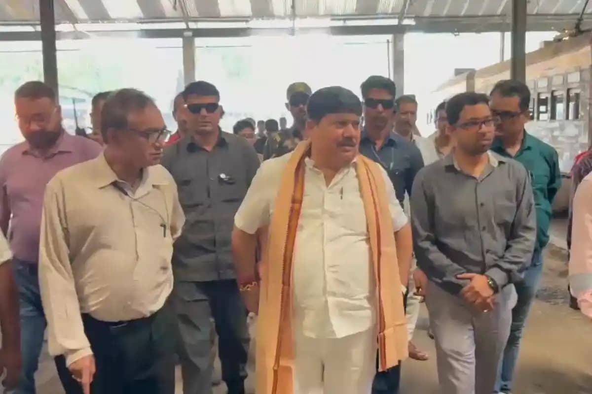 कोलकाता समाचार: मुख्यमंत्री के निर्देश पर डब्ल्यूबीटीसी के बस डिपो और टर्मिनस में विशेष सफाई अभियान
