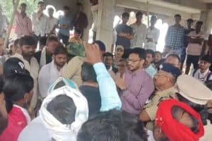 Third Outer Ring Road farmers protest Nagpur: नागपुर में थर्ड आउटर रिंग रोड की माप-जोख का किसानों ने किया विरोध कल जिलाधिकारी और नागपुर महानगर क्षेत्र विकास प्राधिकरण अधिकारियों संग होगी संयुक्त बैठक जानें पूरा मामला।