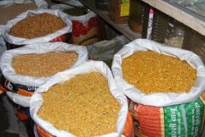 Ration Shop Cheap Dal Dry Fruits: राशन दुकानों पर अब गेहूं-चावल के साथ दाल, मेवा और 117 जरूरी सामान भी सस्ते दामों पर मिलेंगे जानें नैफेड की नई योजना की पूरी जानकारी।