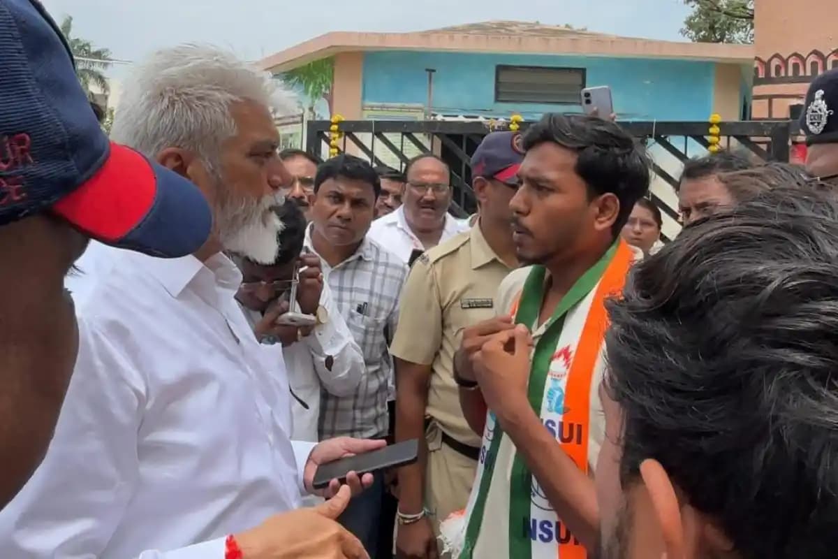 नागपुर समाचार: खापरखेड़ा में शिक्षा मंत्री से एनएसयूआई ने मांगा जवाब, सरकारी स्कूलों और परीक्षा में पेपर लीक पर उठाए सवाल
