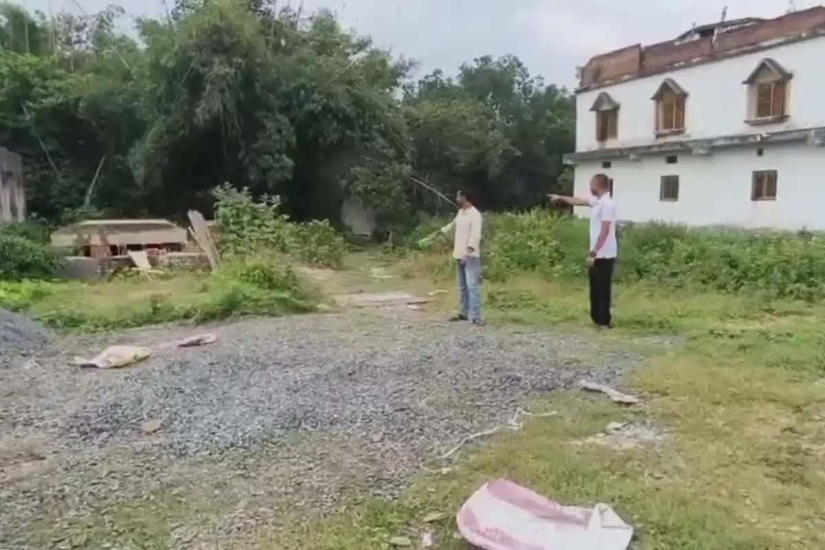 मालदा में भाजपा कार्यकर्ता पर जमीन कब्जे का आरोप, विरोध करने पर धमकी का दावा