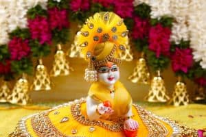 Swapna shastra : रात को सोते समय सपने में लड्डू गोपाल के दर्शन होने का क्या अर्थ है। जानिए स्वप्न शास्त्र के अनुसार यह सपना आपके जीवन में किन बड़ी खुशियों का संकेत देता है।