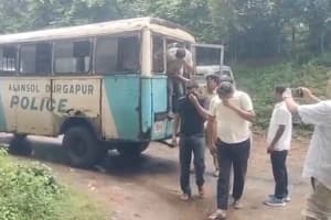 Durgapur Cyber Fraud 10 Arrested Jamtara Link: दुर्गापुर में साइबर ठगी के आरोप में 10 गिरफ्तार, जामताड़ा से जुड़े तार