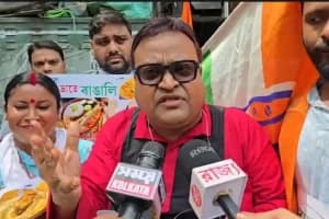Kolkata Bangali Amish Utsav Non-Veg Festival: कोलकाता में ‘बांग्लाली मांसाहारी उत्सव’ की तैयारी, धर्म के नाम पर दिखावे के खिलाफ संदेश