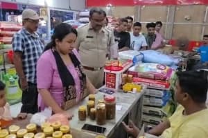 Basirhat Food Safety Restaurant Inspection: बसिरहाट में खाद्य सुरक्षा विभाग की रेस्टोरेंटों पर जांच, खराब खाद्य सामग्री और गंदगी पर चेतावनी