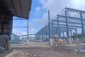 Belghoria dumping ground attack workers injured: बेलघड़िया एक्सप्रेसवे के पास डंपिंग ग्राउंड पर कब्जे की कोशिश के दौरान 4 कर्मचारी घायल हो गए। घटना के बाद 5 नगरपालिकाओं का कचरा उठाव ठप हो गया। जानें पूरा मामला।