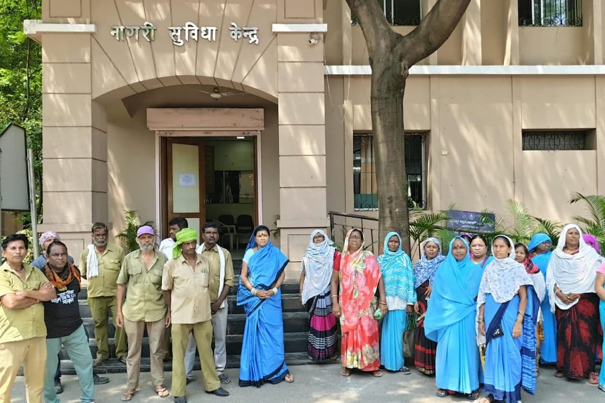 नागपुर में 4 महीने से सैलरी न मिलने पर फूटा सफाई कर्मियों का गुस्सा, लकड़गंज जोन कार्यालय का किया घेराव