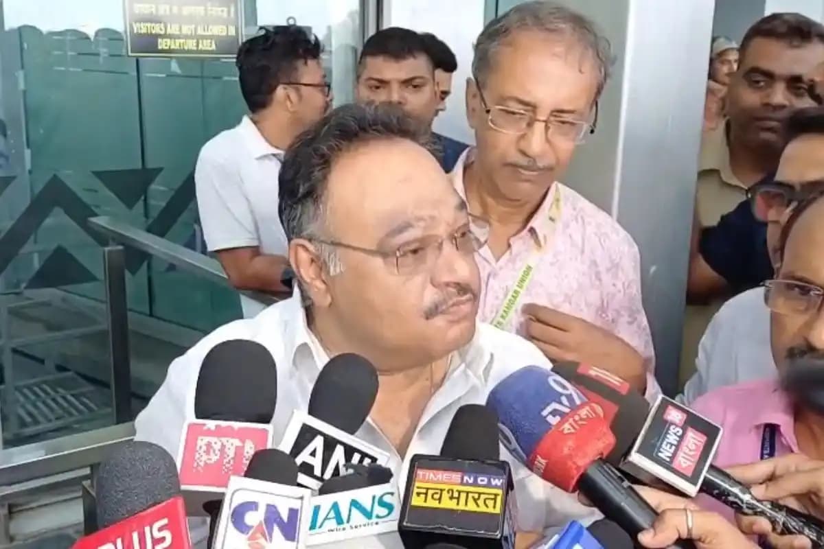 कोलकाता समाचार: तृणमूल के नाम और चुनाव चिह्न पर रोक, शमीक भट्टाचार्य ने ममता बनर्जी पर साधा निशाना
