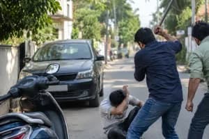 Nagpur Pachpaoli Road Car Dispute Rod Attack: सड़क पर गाड़ी हटाने को लेकर विवाद, युवक पर रॉड से हमला