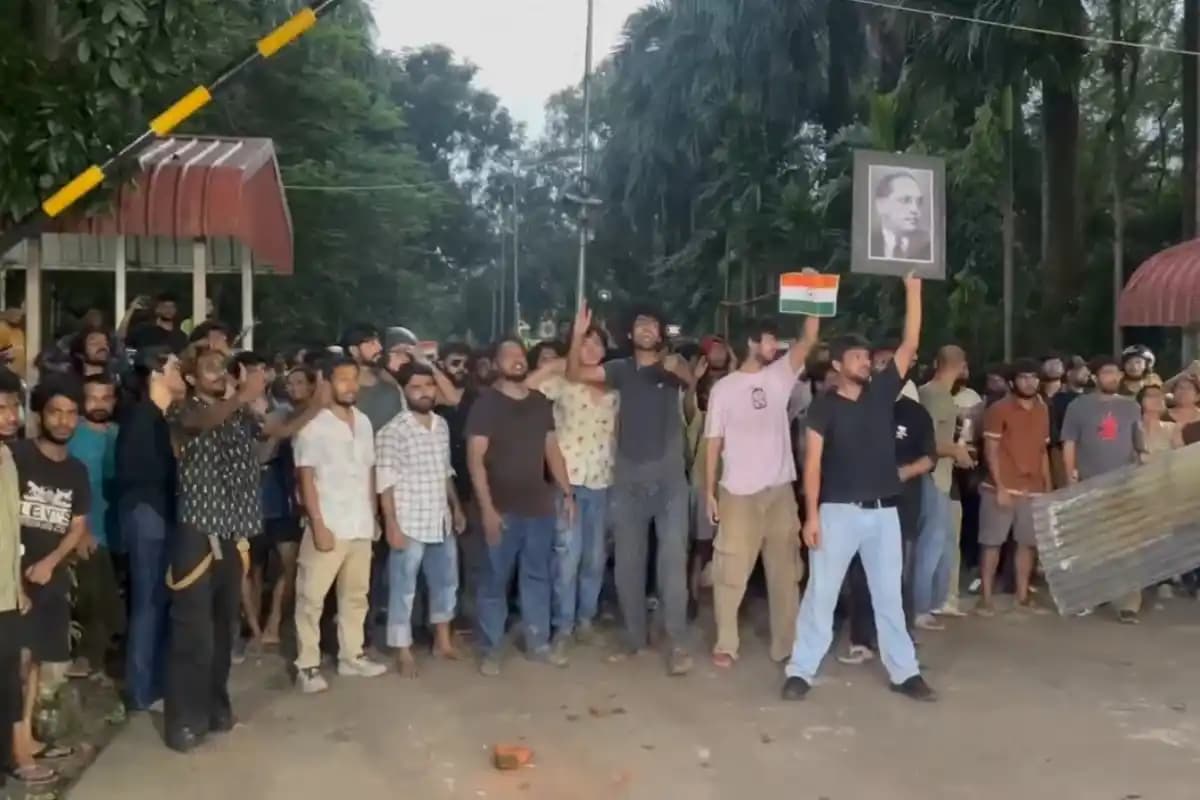 कोलकाता के सत्यजीत राय फिल्म संस्थान में हंगामा, आरएसएस से जुड़े संगठन के कार्यक्रम को लेकर छात्रों पर भड़की हिंसा