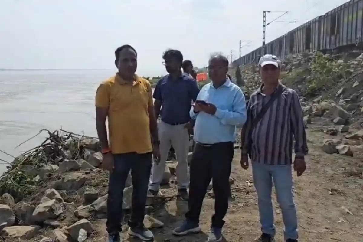 पूर्व बर्धमान में गंगा के करीब पहुंची रेल लाइन, सुरक्षा को लेकर रेल विभाग सतर्क