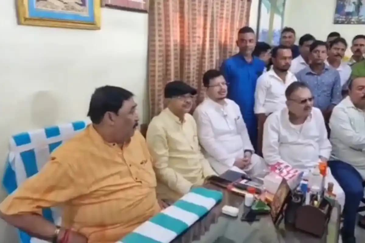बीरभूम समाचार: सिउड़ी के पार्टी कार्यालय पर हमले के बाद अनुव्रत मंडल से मिलने पहुंचे ऋतव्रत बंद्योपाध्याय समेत कई तृणमूल विधायक