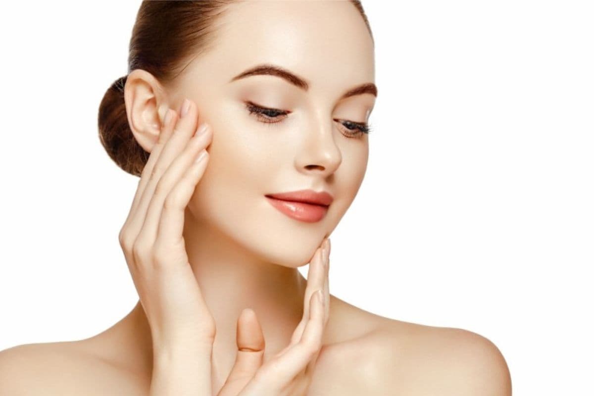 Beauty Hacks: दिखना चाहती हैं ग्लोइंग, तो ट्राय करें ये ब्यूटी हैक्स