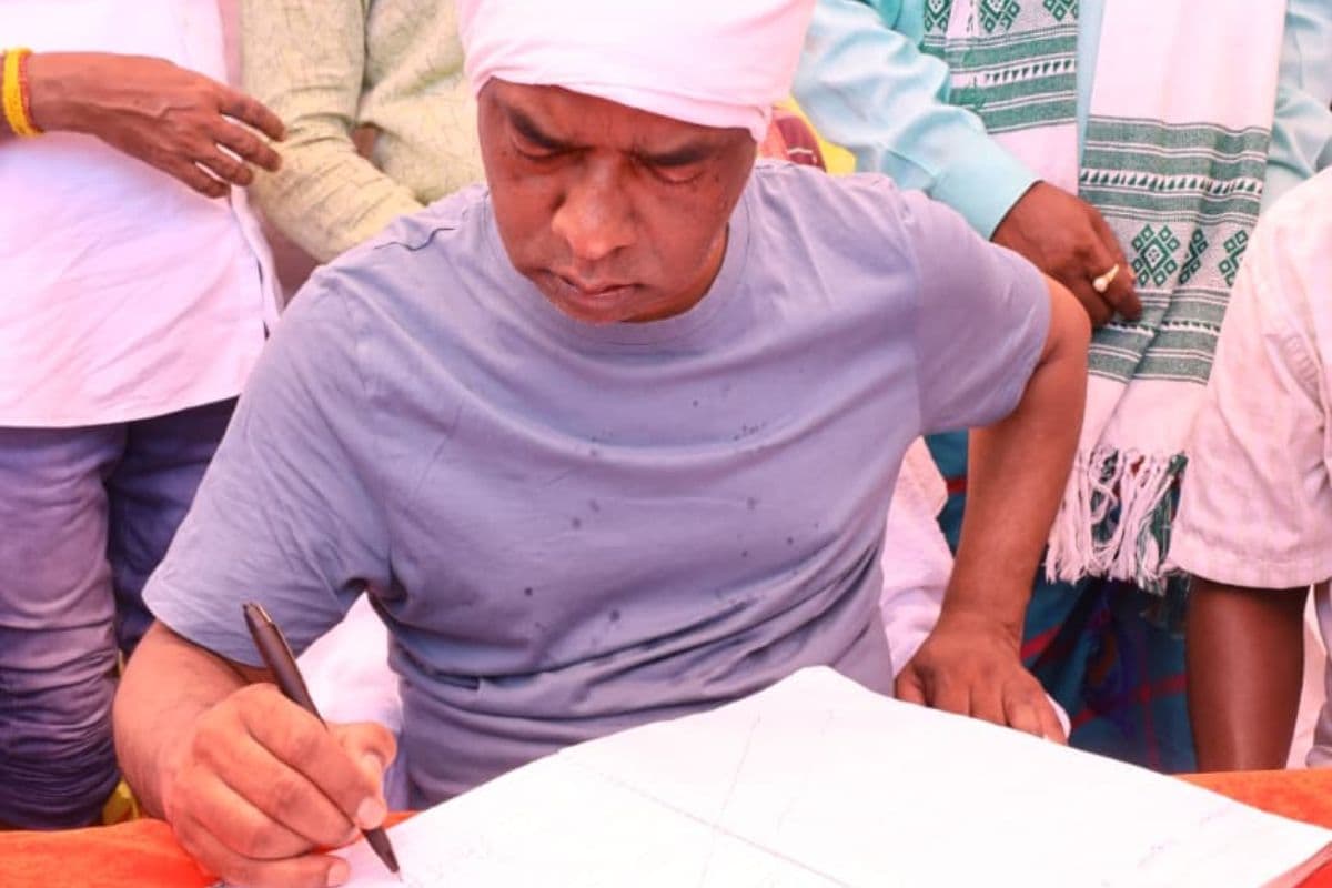 हेमंत सोरेन ने शिक्षा और निबंधन विभाग का प्रभार अपने पास रखा