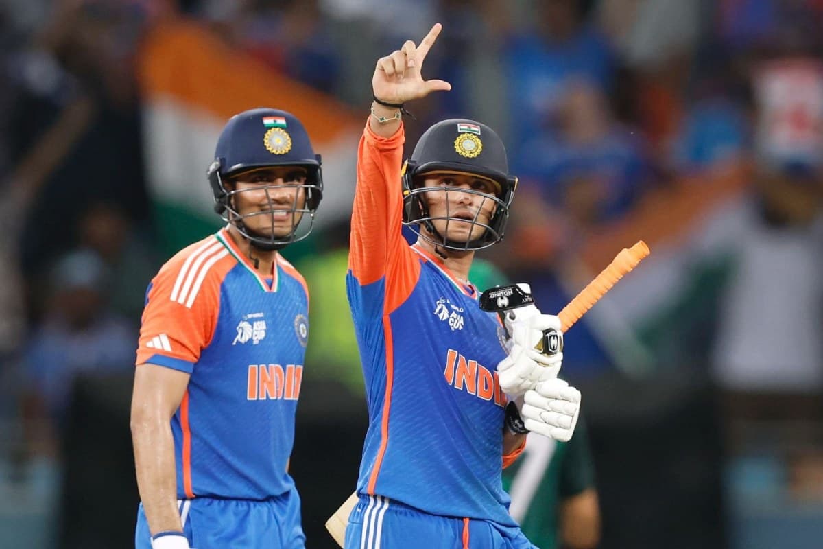 Abhishek Sharma के विस्फोटक 74 off 39 से India ने Pakistan को Asia Cup में छह-विकेट से हराया — मुकाबला रहा सुनसान हाथ मिलाने और विवादों से भरा