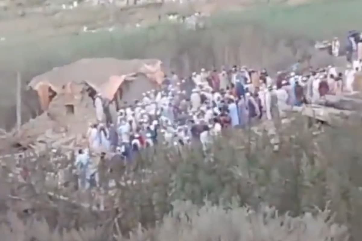 Khyber Pakhtunkhwa Blast: क्या पाकिस्तान ने अपने ही गाँव पर बमबारी कर 30 नागरिकों को मार डाला? TTP की भूमिका जाँच के घेरे में