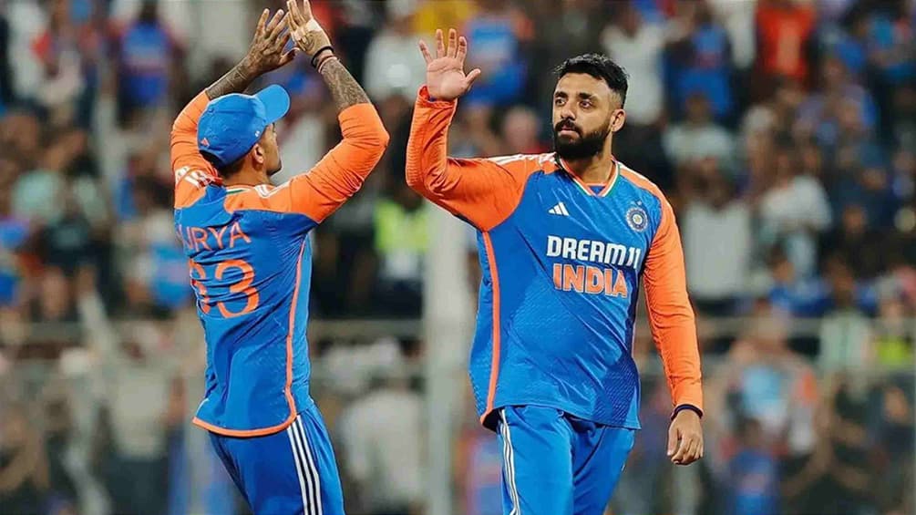 Varun Chakaravarthy विश्व नंबर-1 T20I गेंदबाज़ बने: Jasprit Bumrah और Ravi Bishnoi के बाद रचा इतिहास