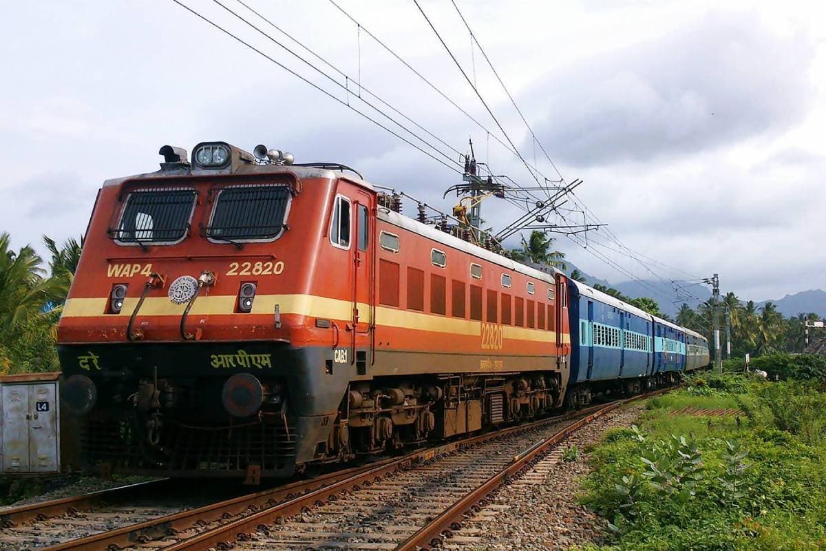 रेल यात्रा हुई महंगी: आज से नई किराया दरें लागू, जानिए आपकी जेब पर कितना पड़ेगा असर