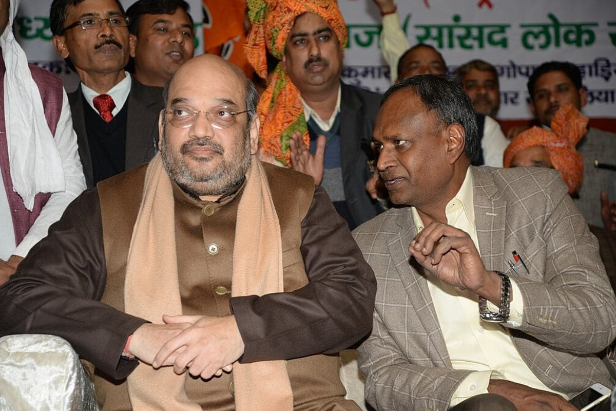 अमित शाह ने बस्तर में नक्सलियों को दी अंतिम चेतावनी: 31 मार्च 2026 तक हथियार डालें