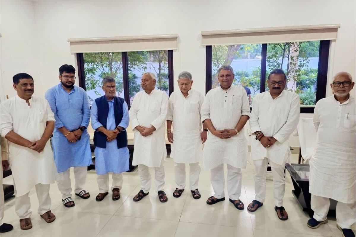पूर्व सांसद डॉ. अरुण कुमार की जदयू में घर वापसी, नीतीश कुमार की ताकत बढ़ी