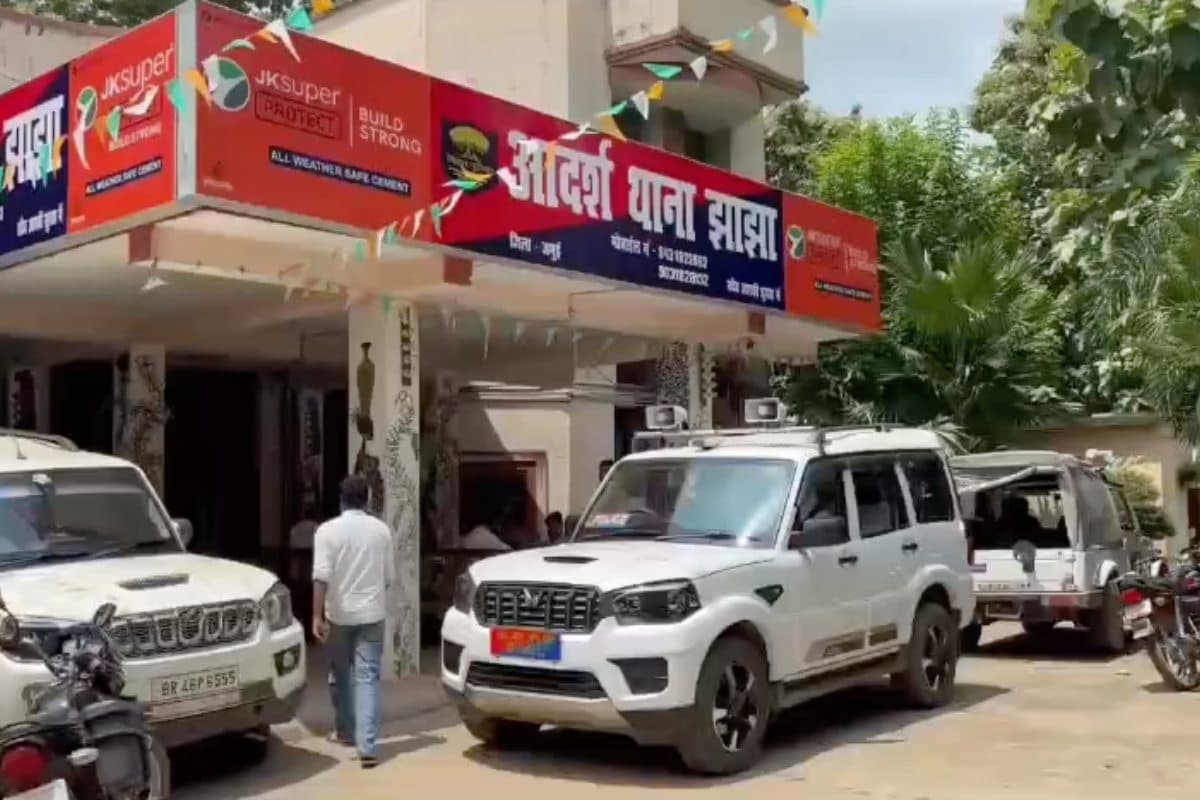 जमुई में फरार वारंटी ने पुलिस से बचने के लिए अपनाया अजीबो-गरीब तरीका, पानी की टंकी में छिपा, वीडियो वायरल