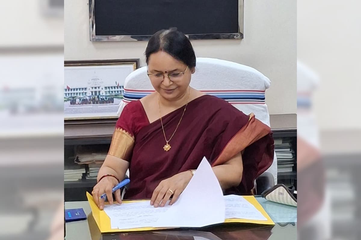 झारखंड की पहली महिला राज्य निर्वाचन आयुक्त बनीं अलका तिवारी, विजयादशमी के दिन संभाला पदभार