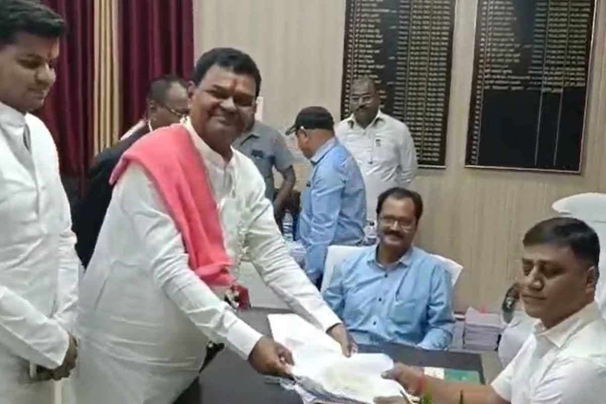 दरभंगा ग्रामीण से राजद प्रत्याशी ललित यादव ने किया नामांकन, तेजस्वी की सरकार बनना तय