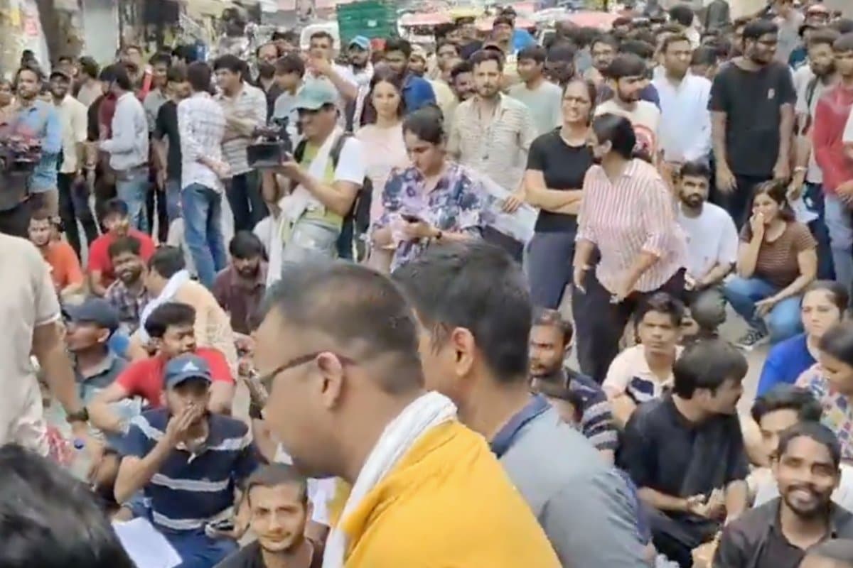 UPPSC परीक्षा 2025: मेरठ के 42 केंद्रों पर सकुशल संपन्न, अभ्यर्थियों ने कहा—पेपर आसान लेकिन निगेटिव मार्किंग ने बढ़ाई मुश्किलें