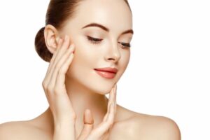 Beauty Hacks: दिखना चाहती हैं ग्लोइंग, तो ट्राय करें ये ब्यूटी हैक्स