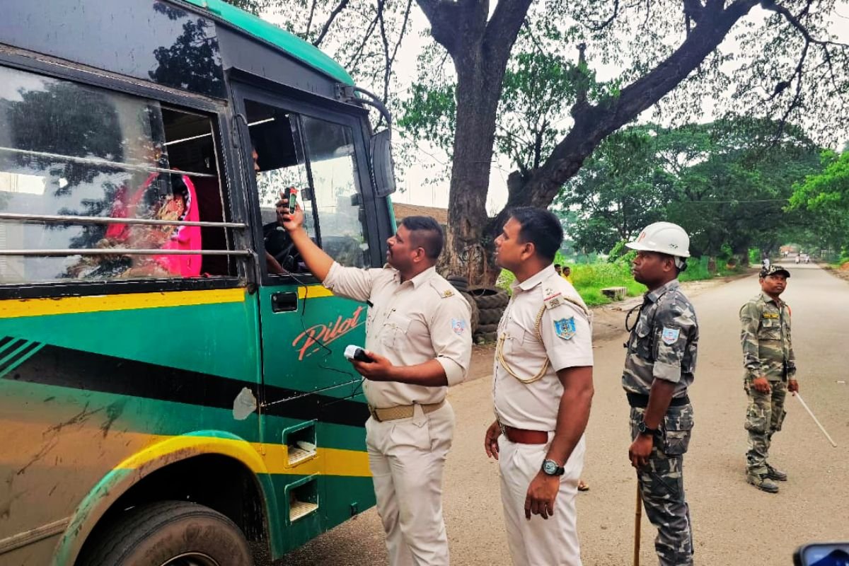 Drunk n Drive: चाईबासा में शराब पीकर गाड़ी चलाने वालों के खिलाफ अभियान, लगेगा 10 हजार जुर्माना 2 Drunk n Drive Checking in Chaibasa News