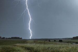 Lightning in Jharkhand: झारखंड में बिजली गिरने से 3 छात्राओं समेत 4 लोगों की मौत