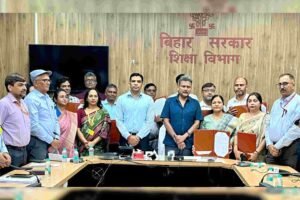 बिहार चुनावी तैयारी: नीतीश सरकार ने निकाली नई नियुक्तियां, DIET में चयनित 9 अभ्यर्थियों को मिला नियुक्ति पत्र