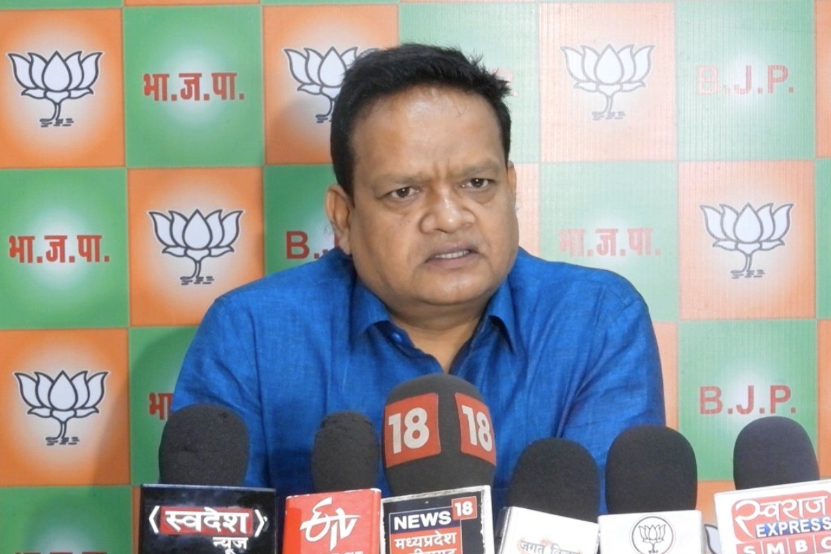 Chhattisgarh Congress 2025: प्रदेश नेतृत्व पर हाईकमान का भरोसा उठने से 17 Observers भेजे गए