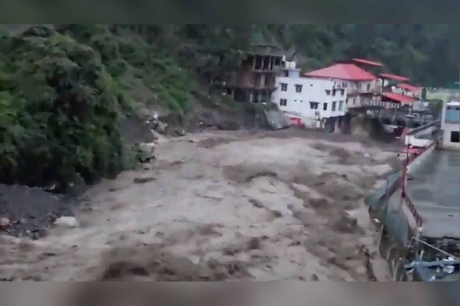 Dehradun Flood News: Tons River में फंसे मजदूर बहाए, 6 dead
