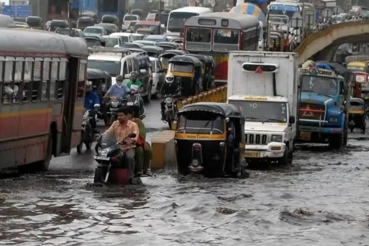 IMD Orange Alert: Heavy rain warning in Mumbai and suburbs, notes delayed