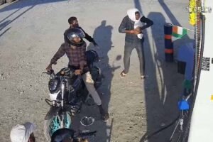 सुपौल हथियारबंद लूट: दिनदहाड़े ₹620 के पेट्रोल के लिए पेट्रोल पंप कर्मचारी को हथियार दिखाकर लूटकर फरार हुए अपराधी