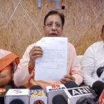 The diesel theft controversy in Bettiah escalated. MP Sanjay Jaiswal held a press conference to refute the allegations and accused IAS officer Manoj Kumar of conspiracy.