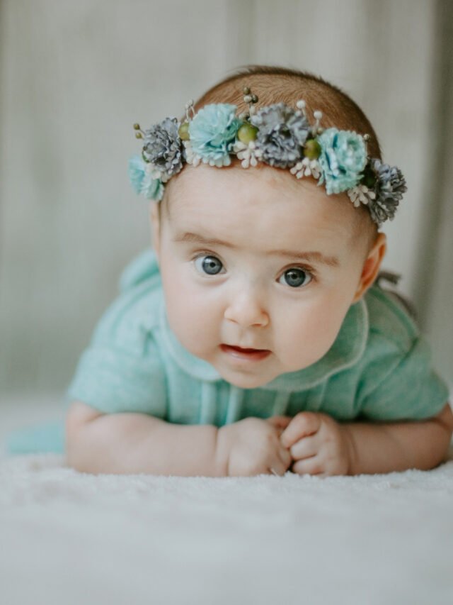 Baby Names: अपने राजकुमार के लिए चुनें सबसे सुंदर और ट्रेंडी नाम