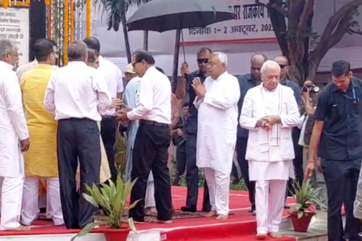 Breaking: CM Nitish Kumar – पटना गांधी जयंती कार्यक्रम में सुरक्षा चूक