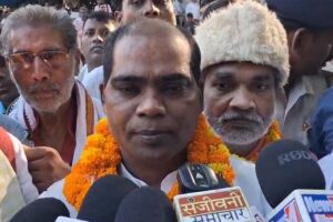 छपरा में चुनावी उत्साह: कई उम्मीदवारों ने दाखिल किए नामांकन पत्र, राखी गुप्ता बनीं निर्दलीय प्रत्याशी